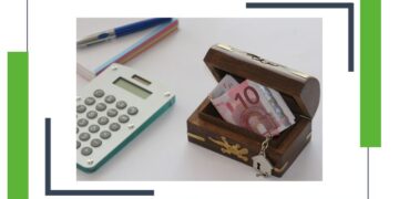 Reserva de emergencia: Una calculadora, bolígrafos y lápices y algo de dinero en una pequeña caja.